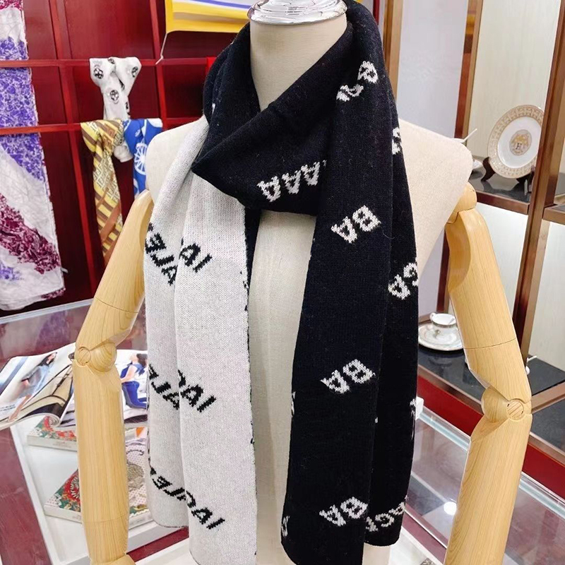 Designer scarf Luxury scarf Letter Design Solid Color Warm Christmas gift scarf Temperament Versatile Style designs Fashion Leisure scarf